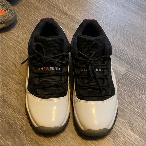 Tuxedo 11s - Picture 2 of 3